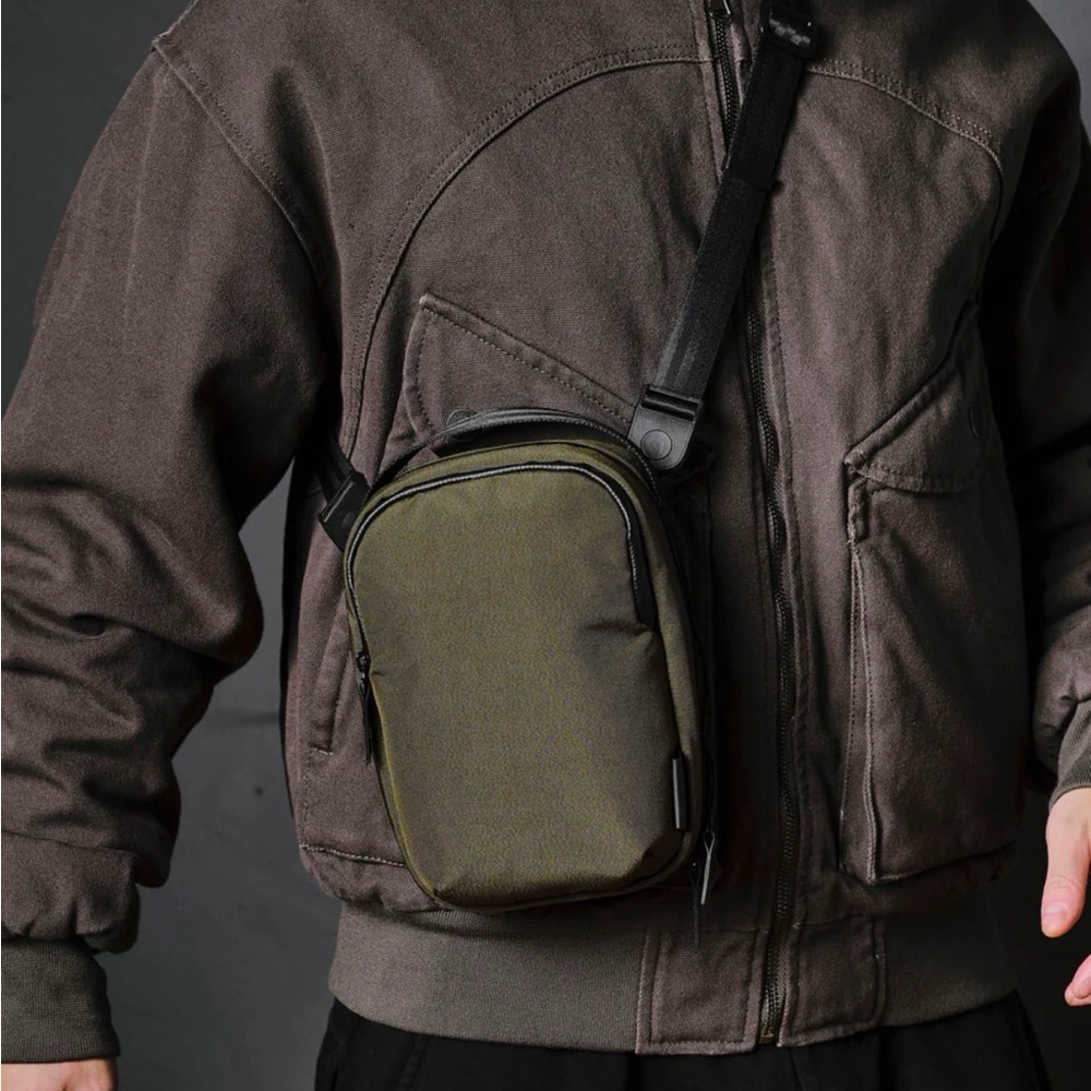 Alpaka NWT Army Green Axoflux 300D Metro Sling V2 Bag Minimalist Travel Utility